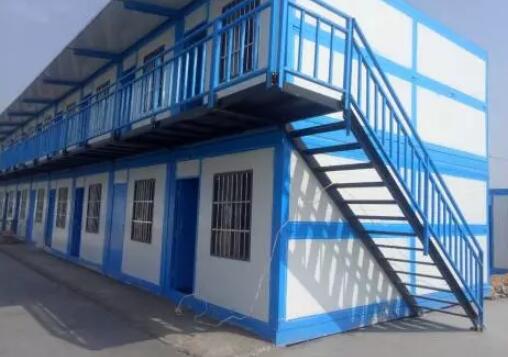 济南地铁项目施工使用中筑住人集装箱房